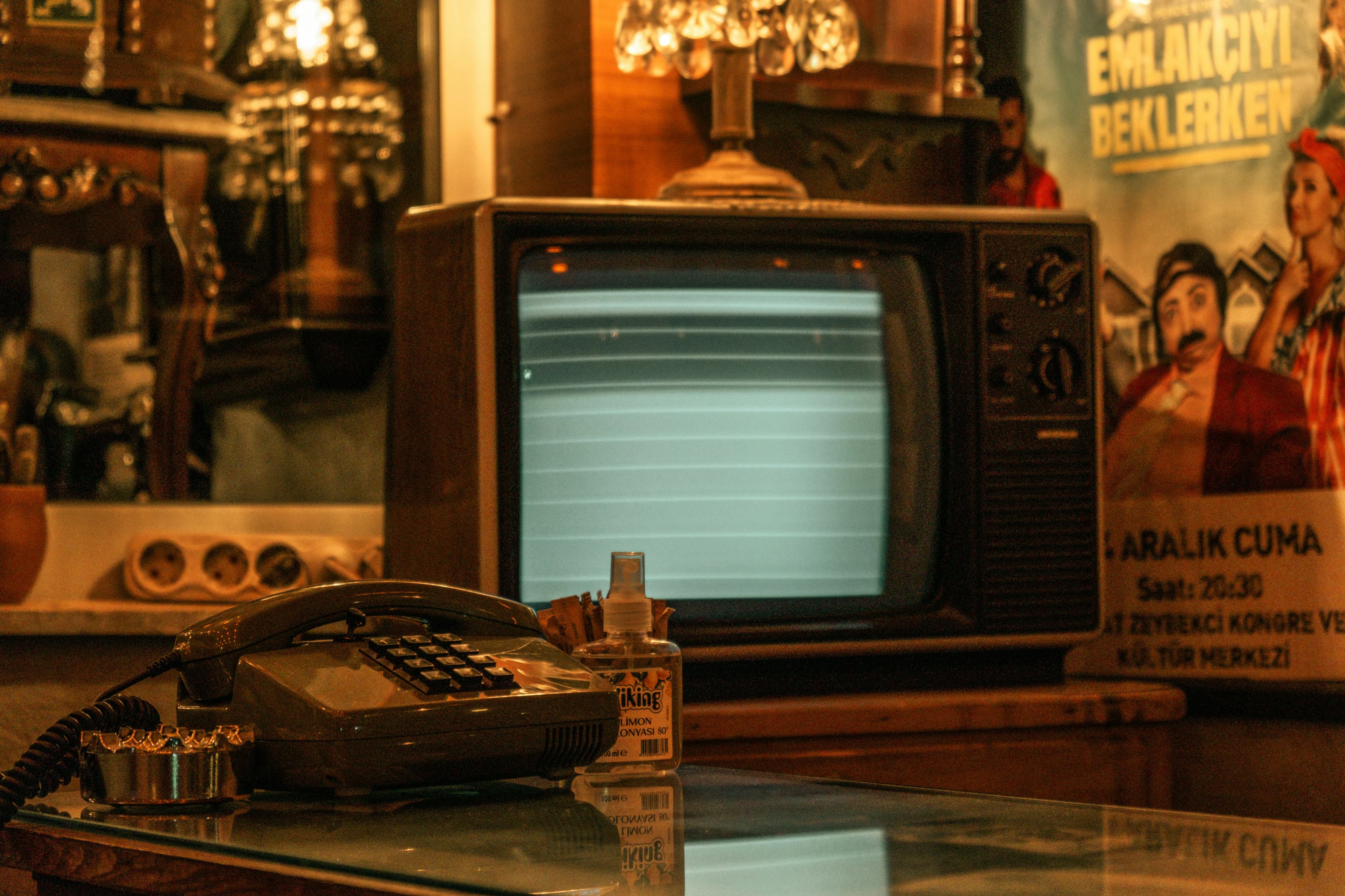IPTV vs traditional TV comparison
